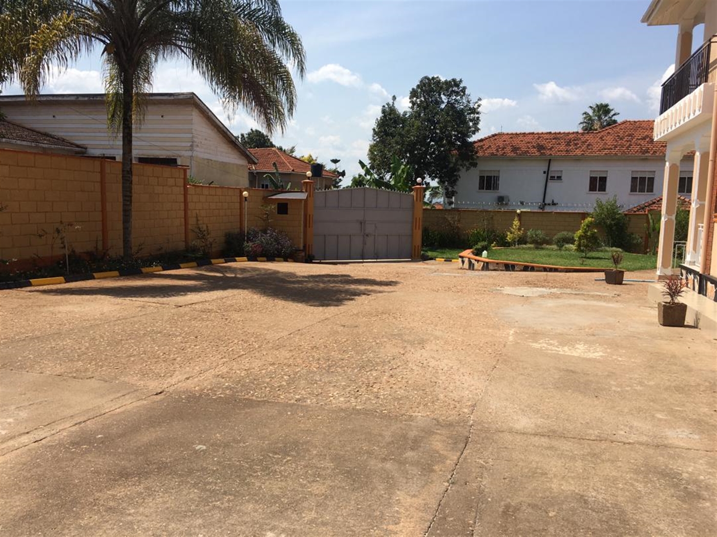 Mansion for rent in Muyenga Kampala