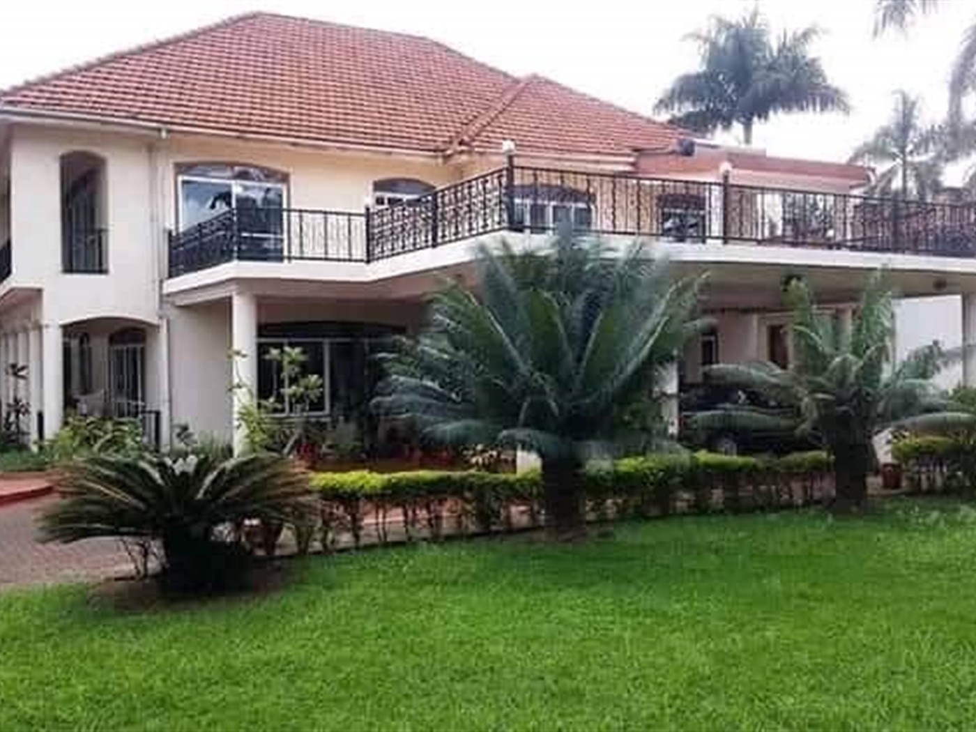 Storeyed house for sale in Kololo Kampala