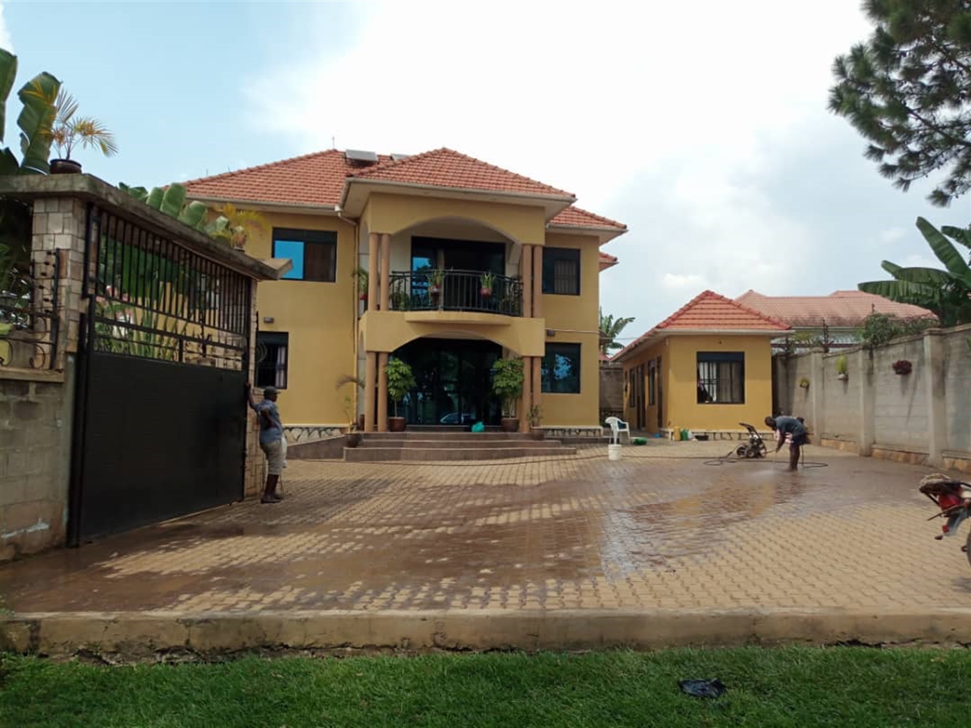Storeyed house for sale in Sonde Wakiso