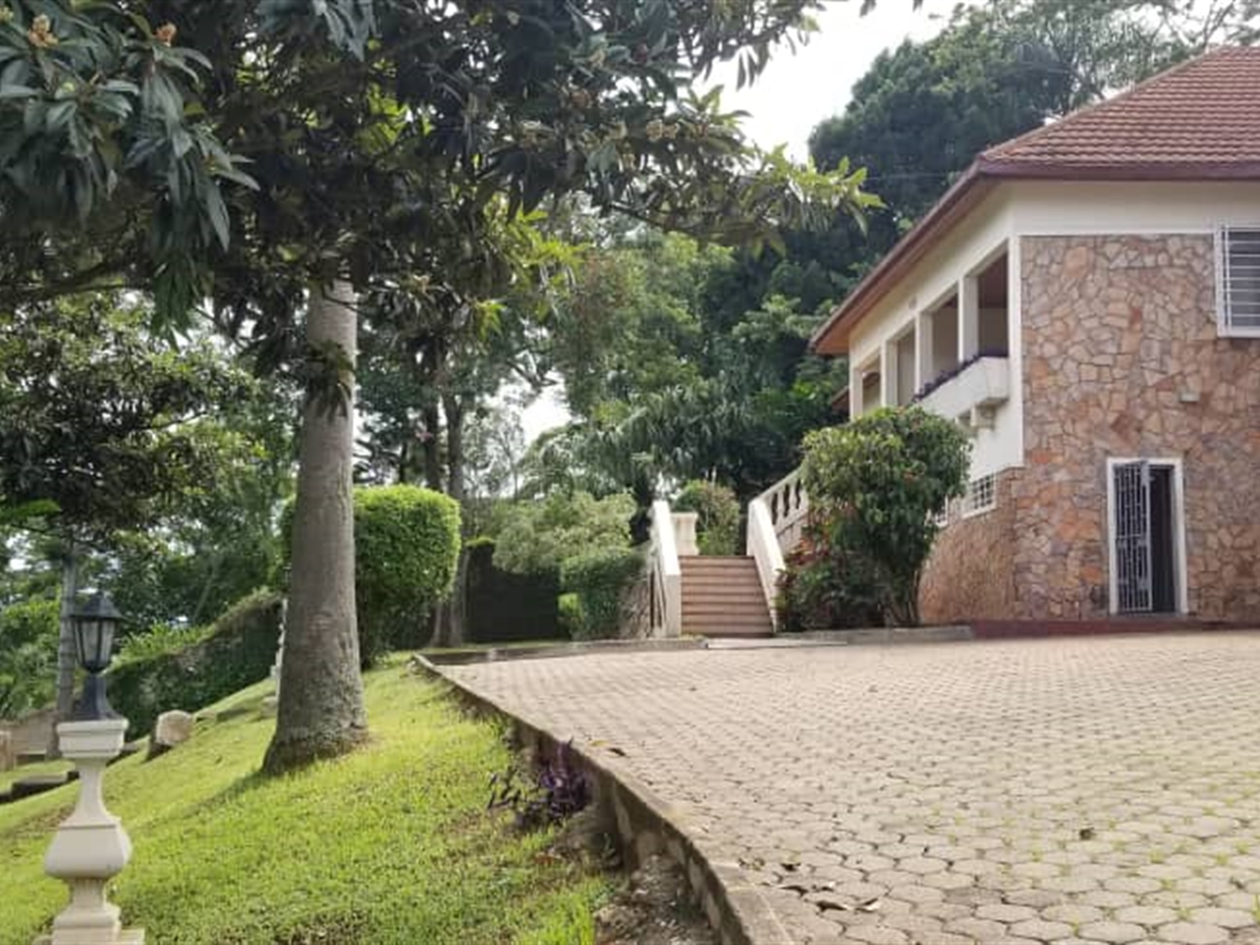 Mansion for sale in Munyonyo Kampala