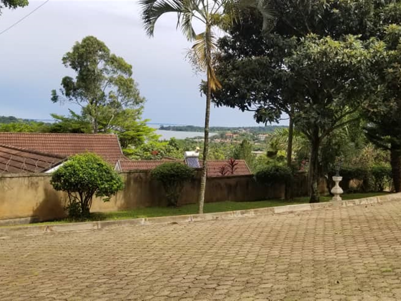 Mansion for sale in Munyonyo Kampala