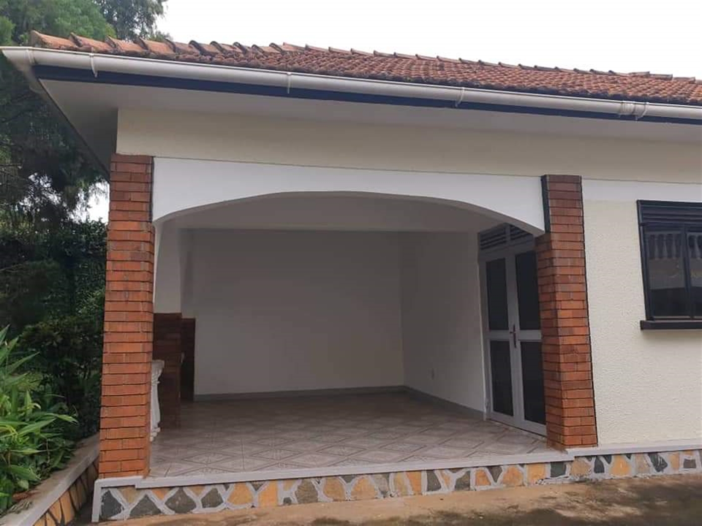 Storeyed house for sale in Bugoloobi Kampala