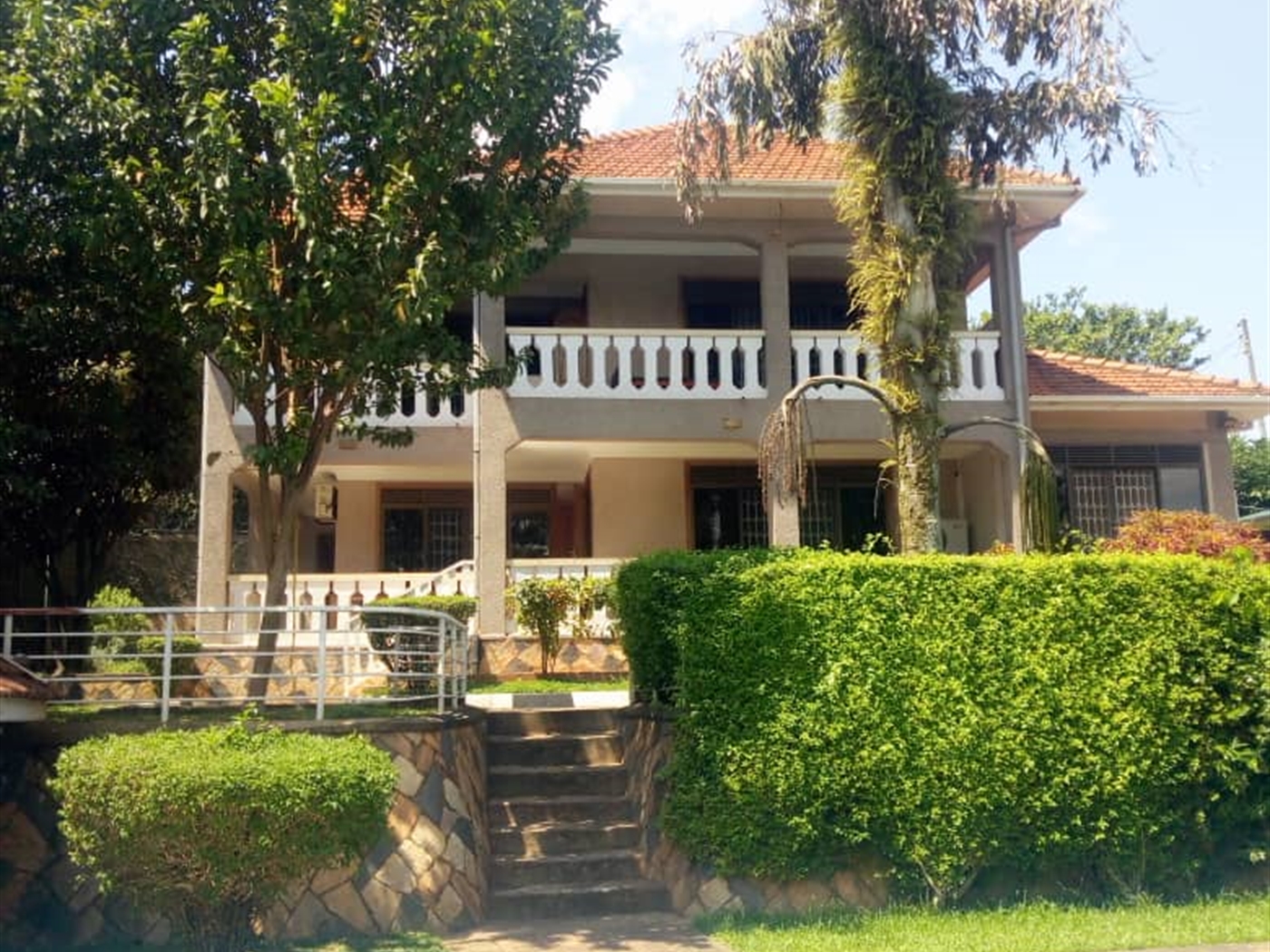 Storeyed house for rent in Naguru Kampala