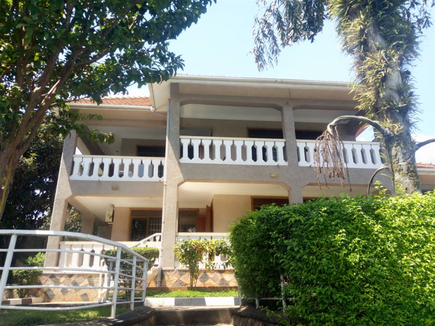 Storeyed house for rent in Naguru Kampala