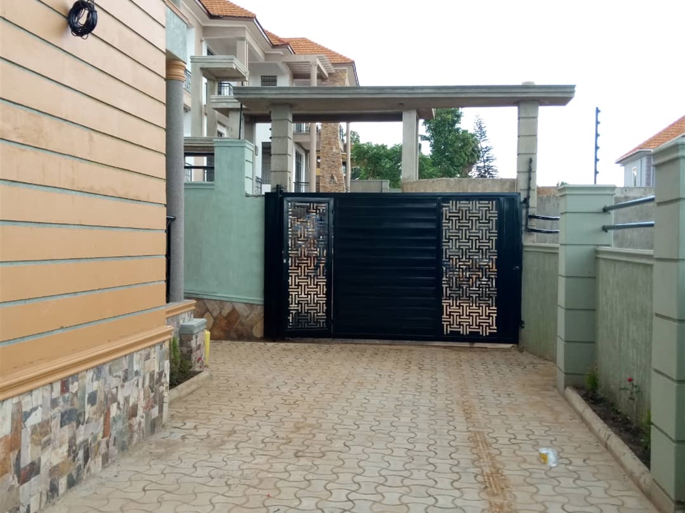 Storeyed house for sale in Kyanja Kampala