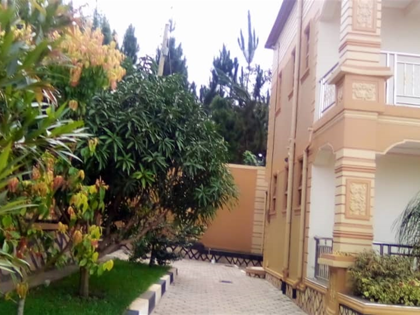 Storeyed house for sale in Lweza Mukono