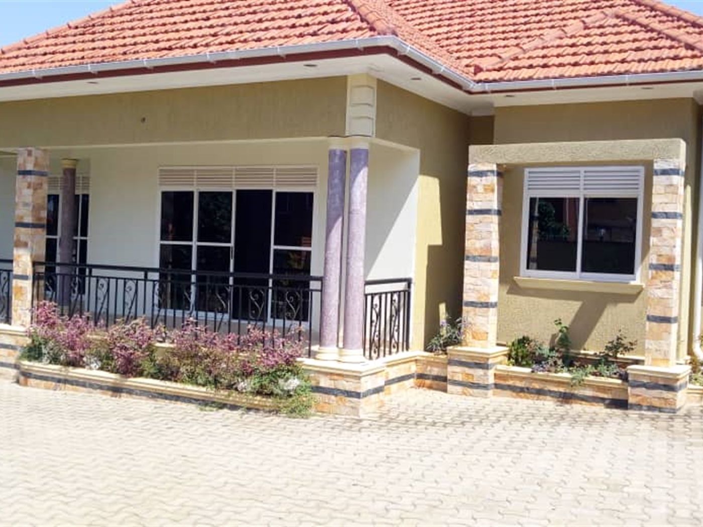 Bungalow for sale in Munyonyo Kampala