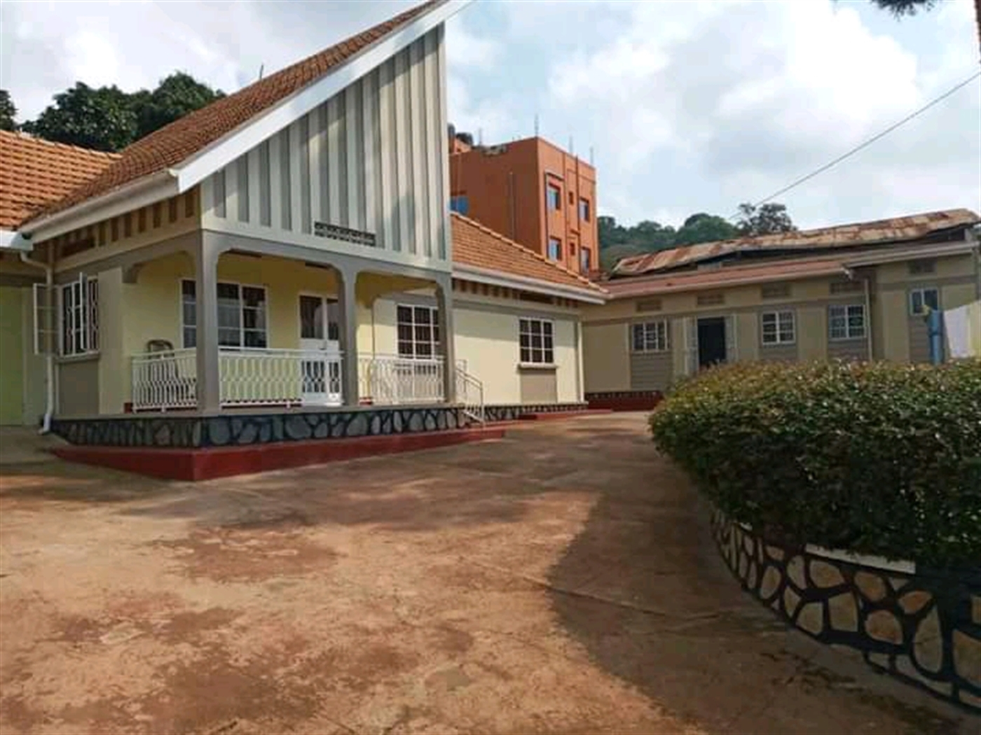 Bungalow for sale in Makindye Kampala