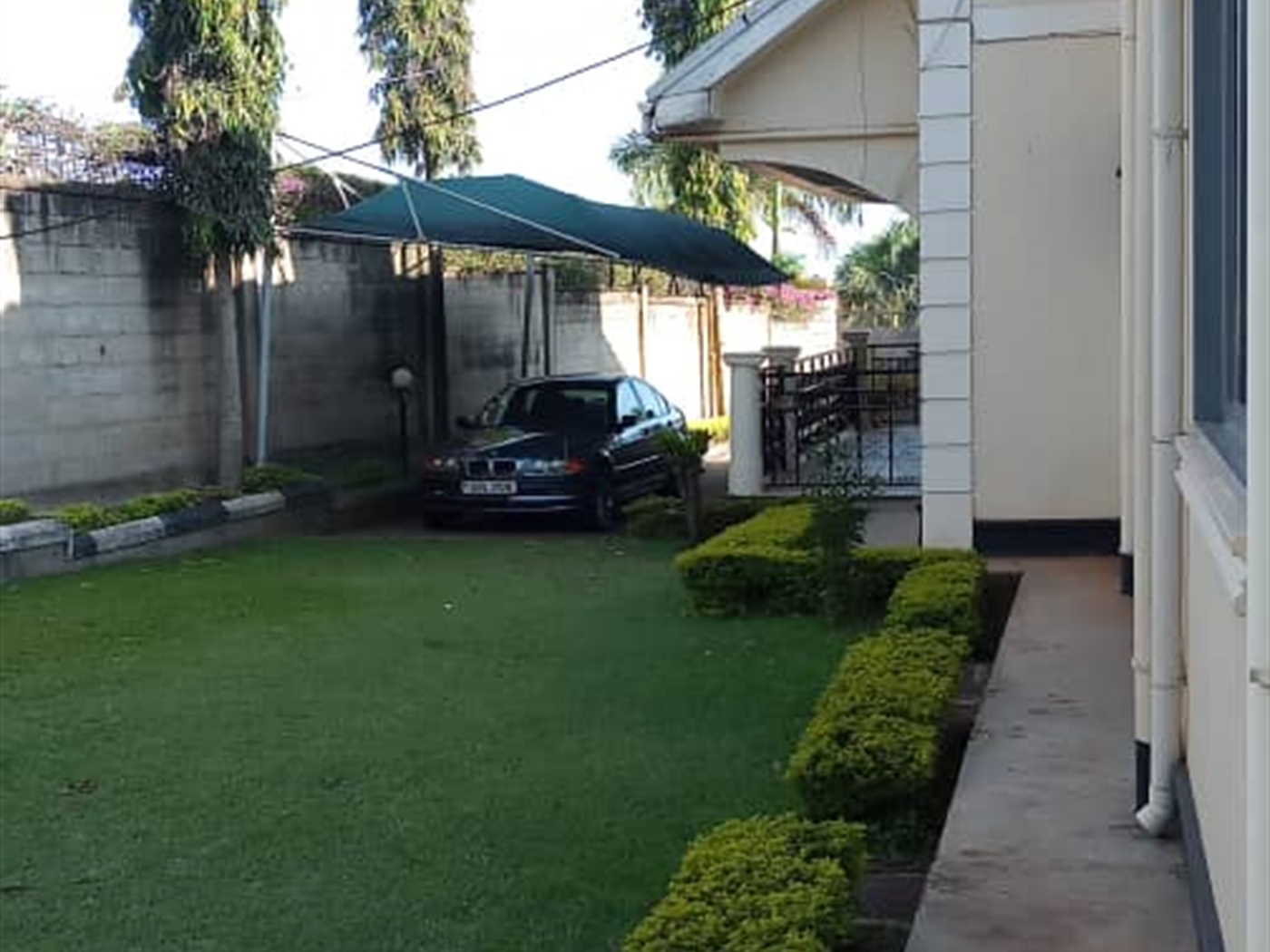 Storeyed house for sale in Munyonyo Kampala