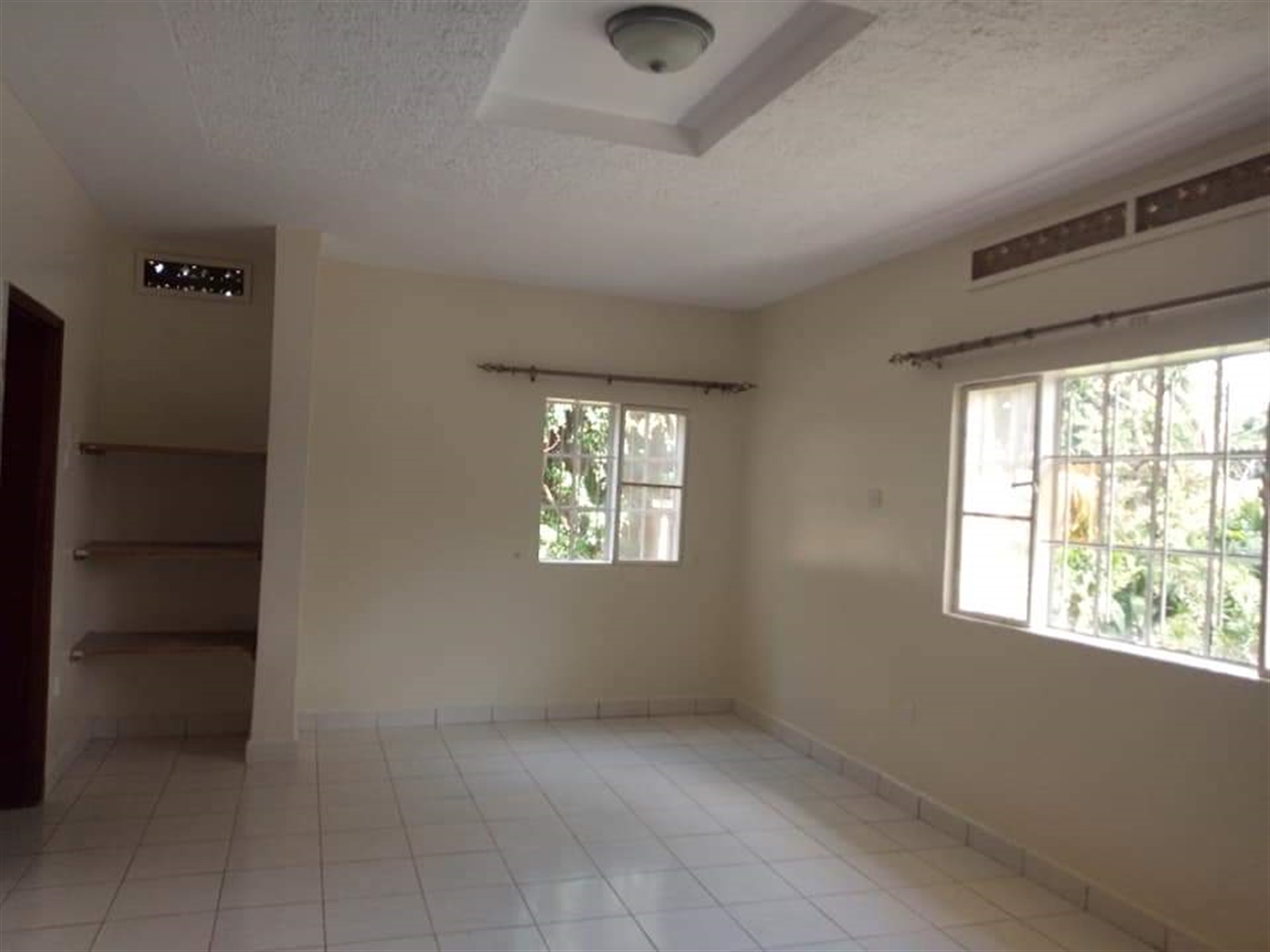 Bungalow for sale in Bugoloobi Kampala