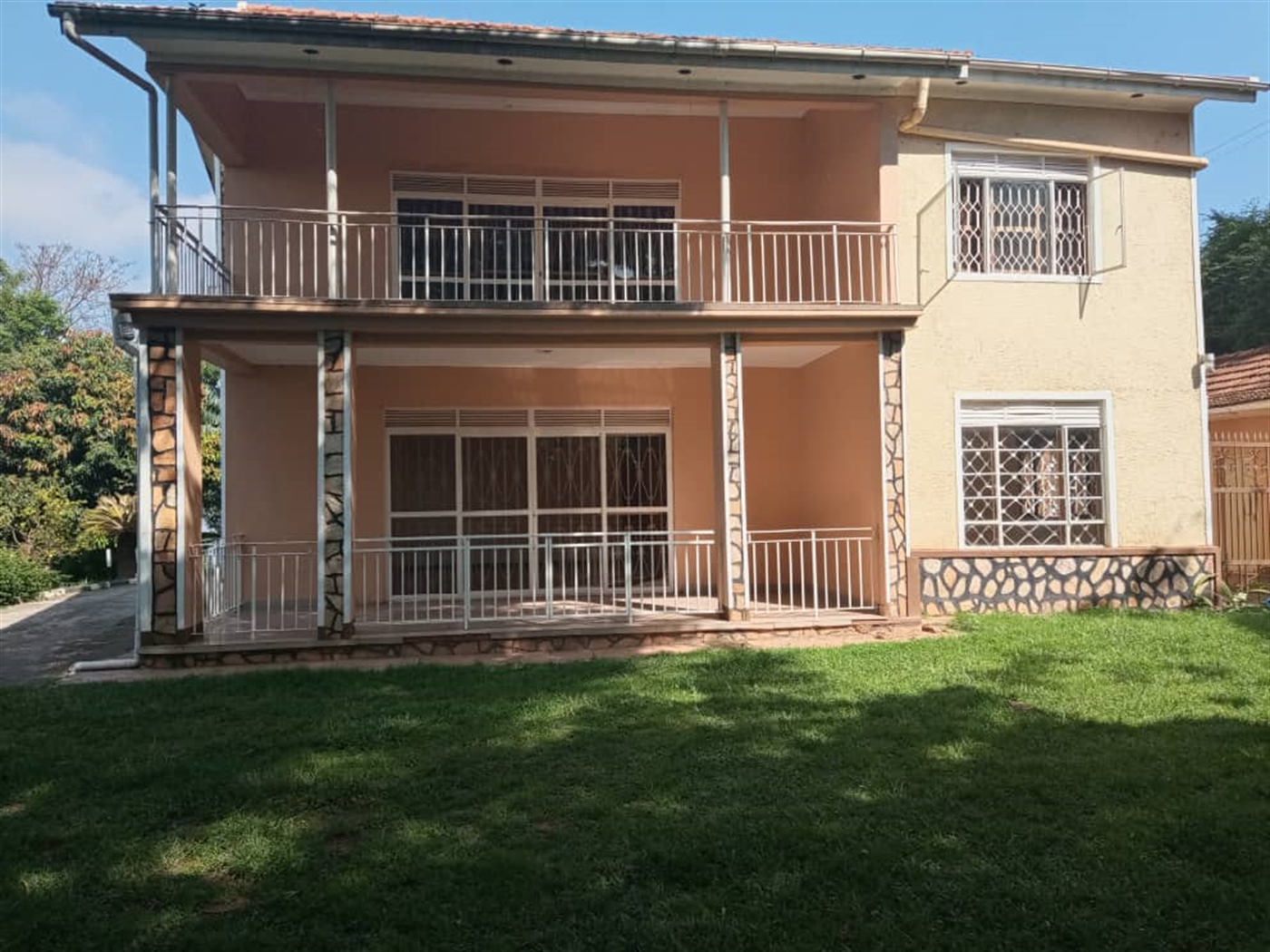 Storeyed house for sale in Makindye Kampala