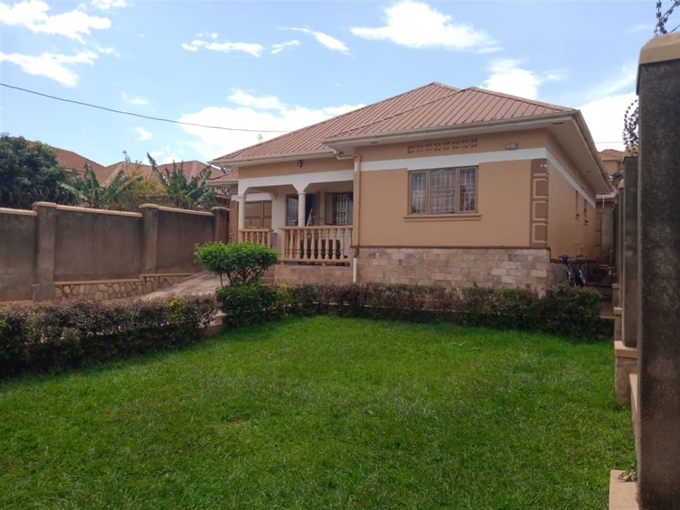 Bungalow for sale in Mbwalwa Wakiso