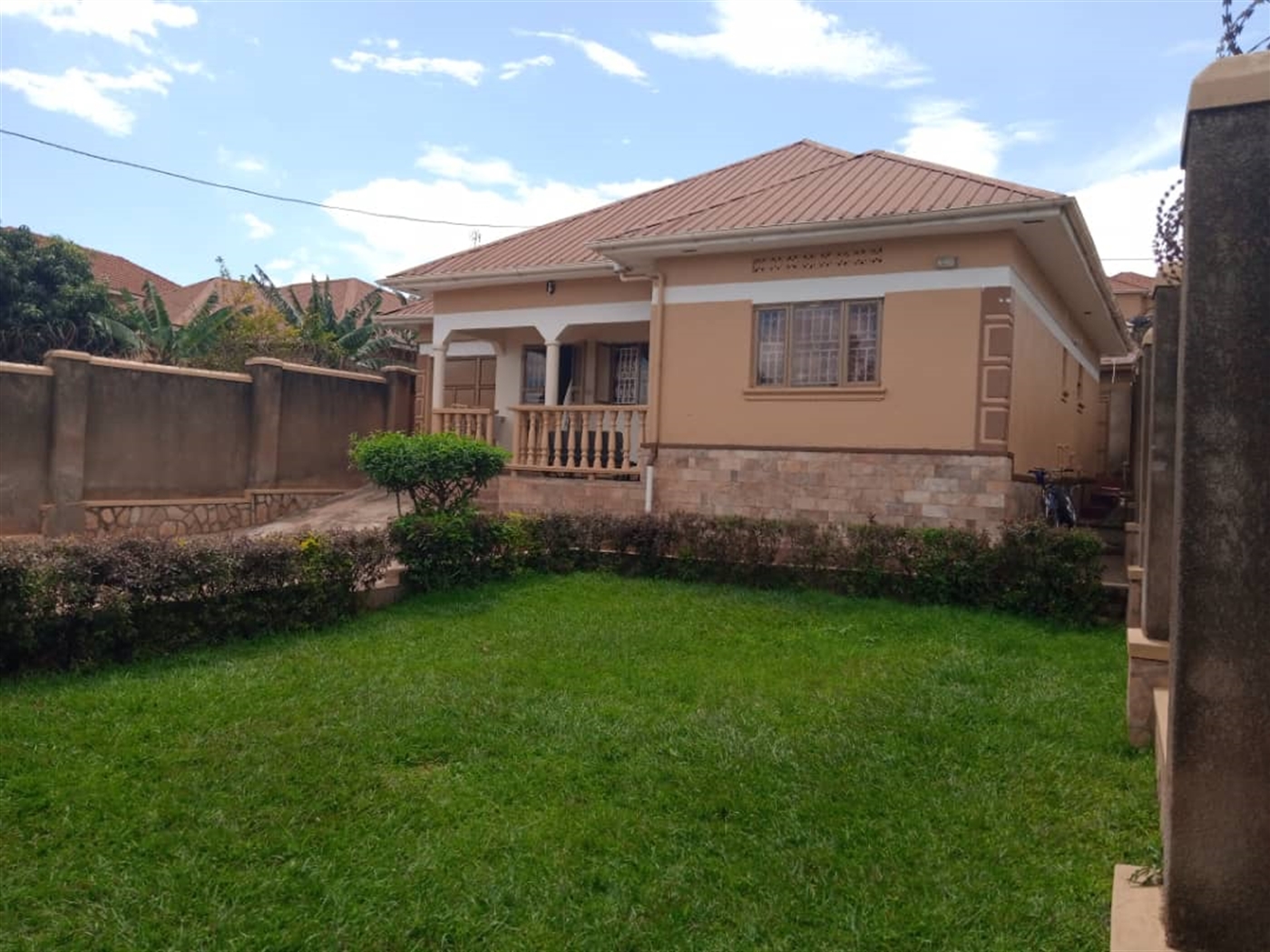 Bungalow for sale in Mbwalwa Wakiso