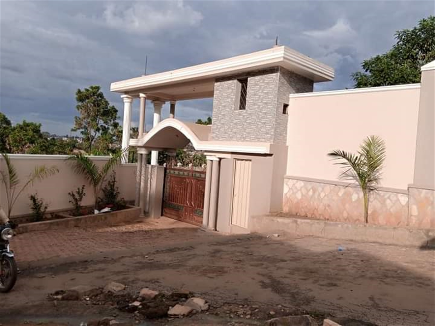 Storeyed house for sale in Nabuuti Mukono