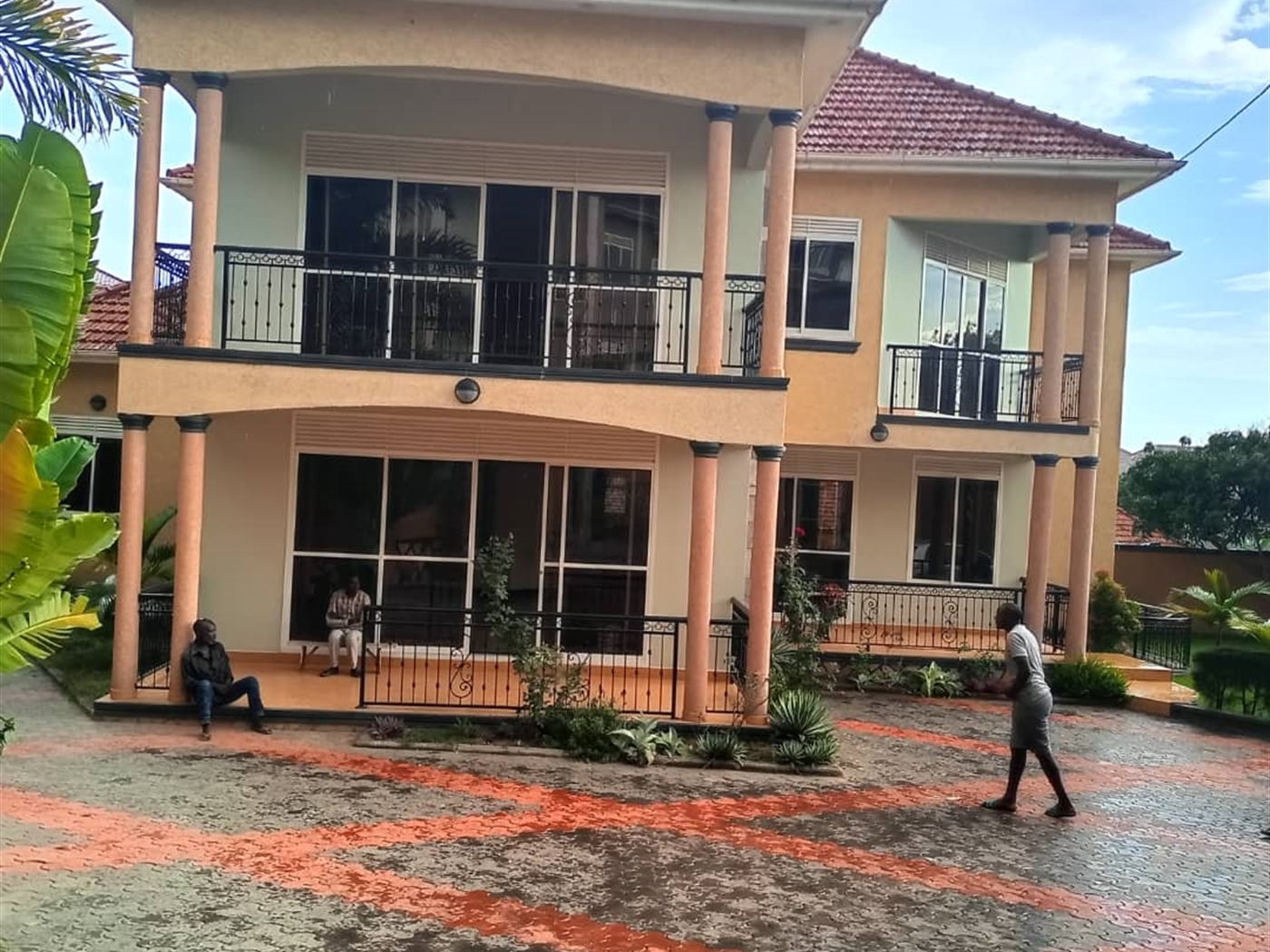 Storeyed house for sale in Munyonyo Kampala