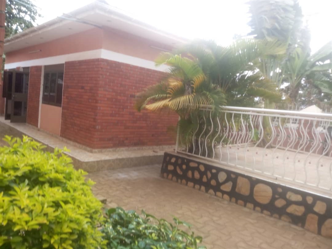 Bungalow for rent in Mukonocenter Mukono