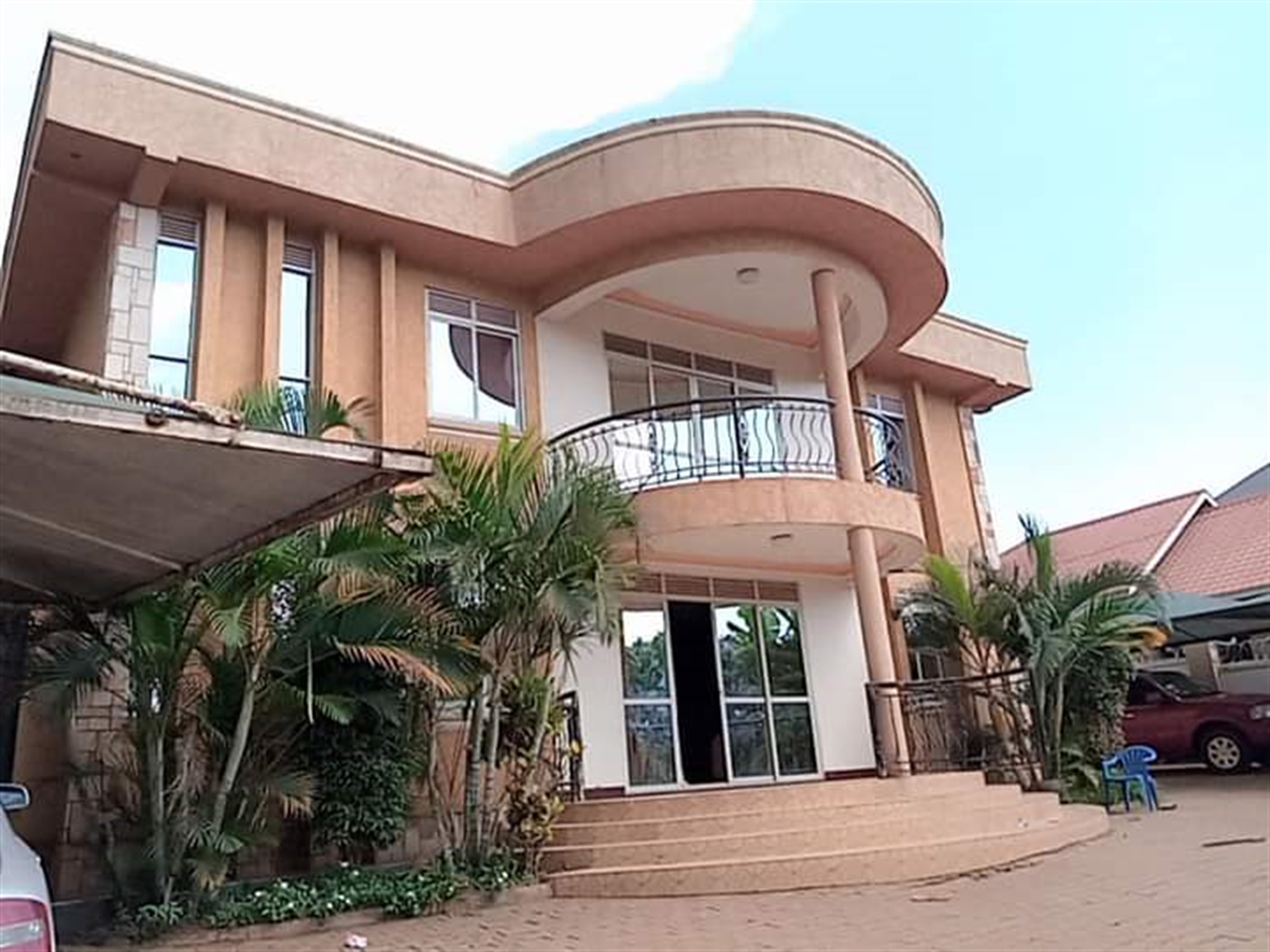 Storeyed house for sale in Seguku Wakiso