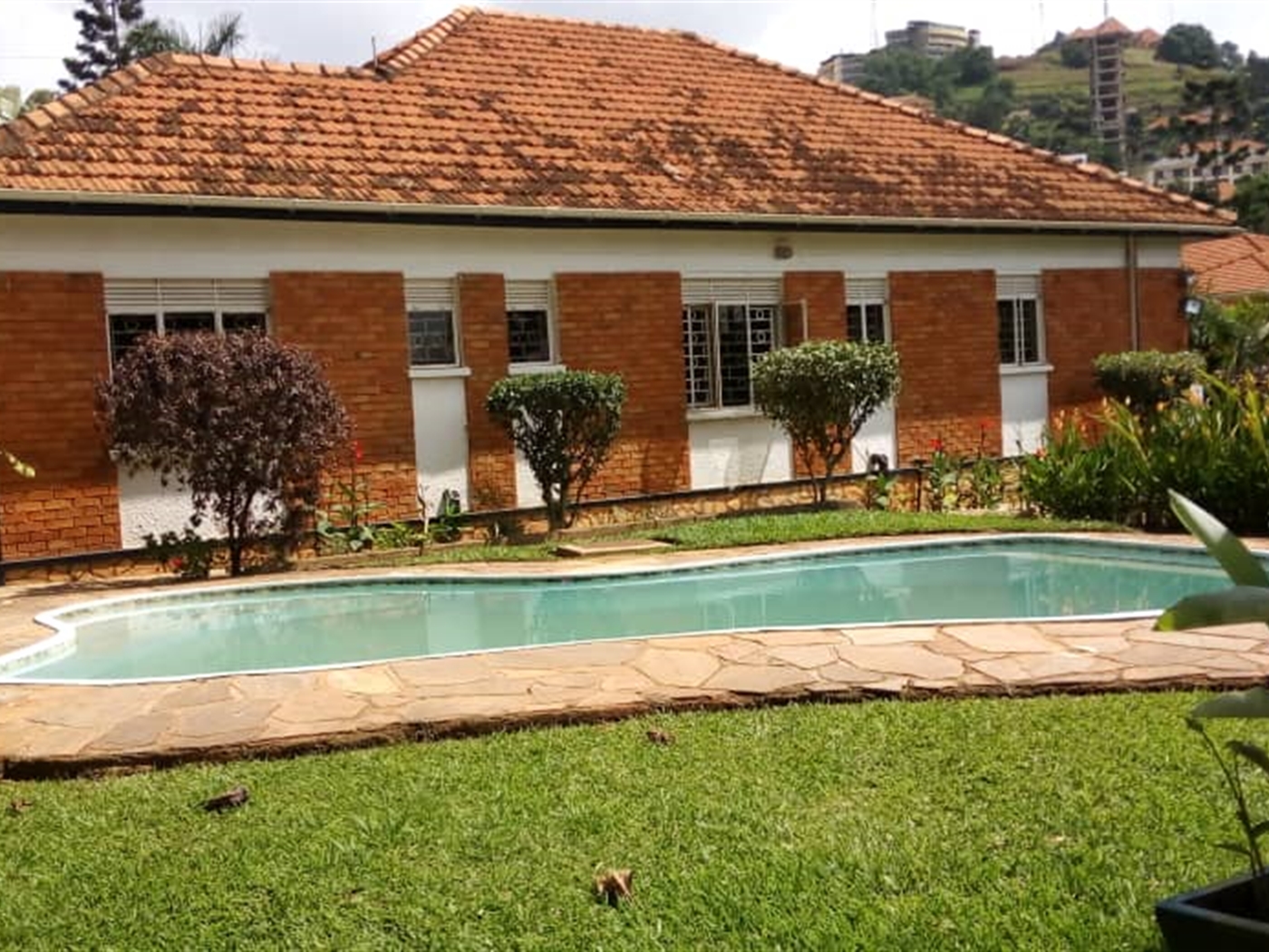 Bungalow for rent in Naguru Kampala