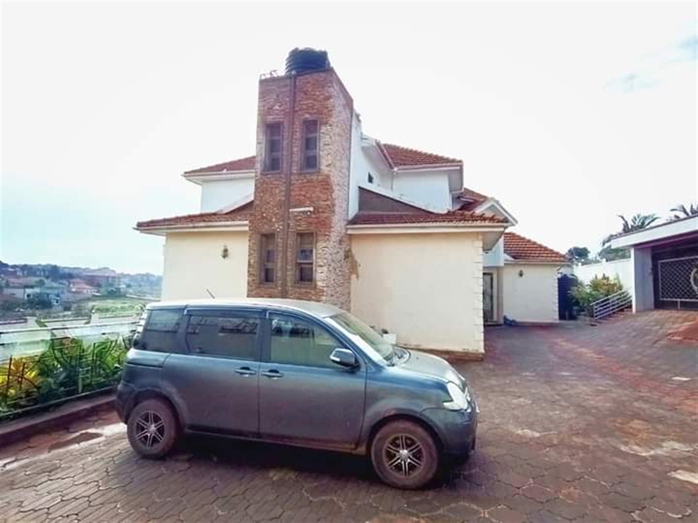 Storeyed house for sale in Kisaasi Kampala