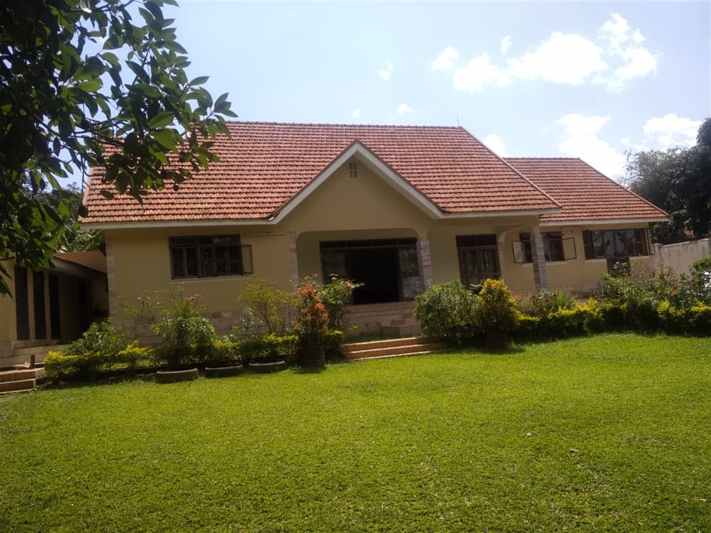 Bungalow for sale in Bukoto Kampala