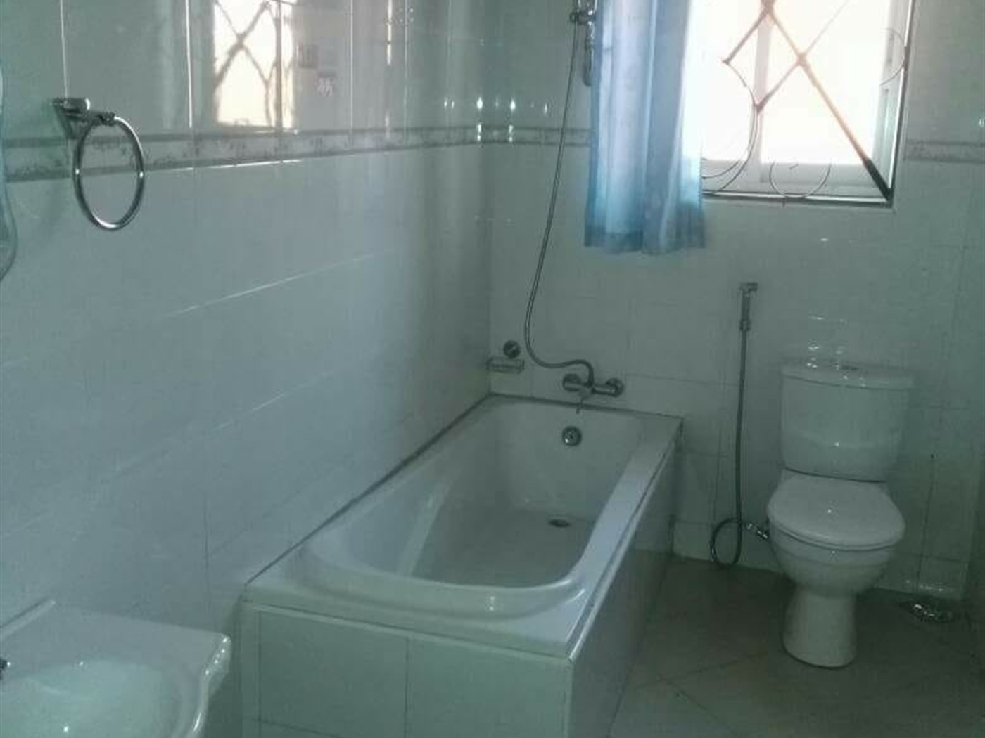 Bungalow for rent in Naalya Kampala