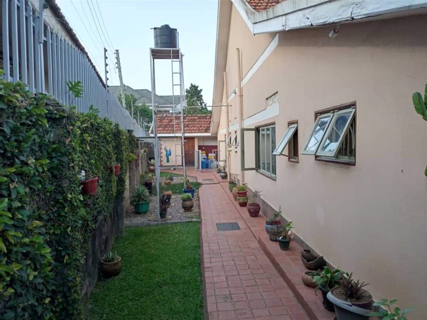 Bungalow for sale in Munyonyo Kampala