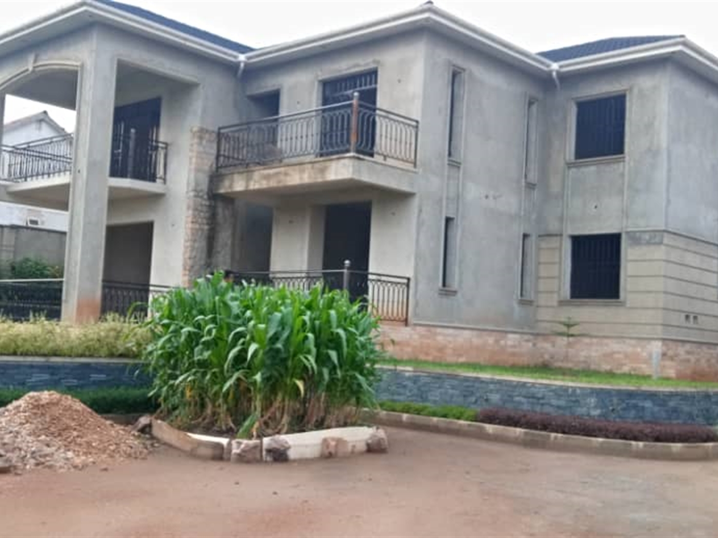 Storeyed house for sale in Namugongo Wakiso