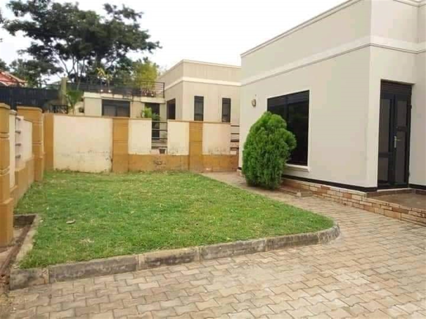 Town House for sale in Kira Wakiso