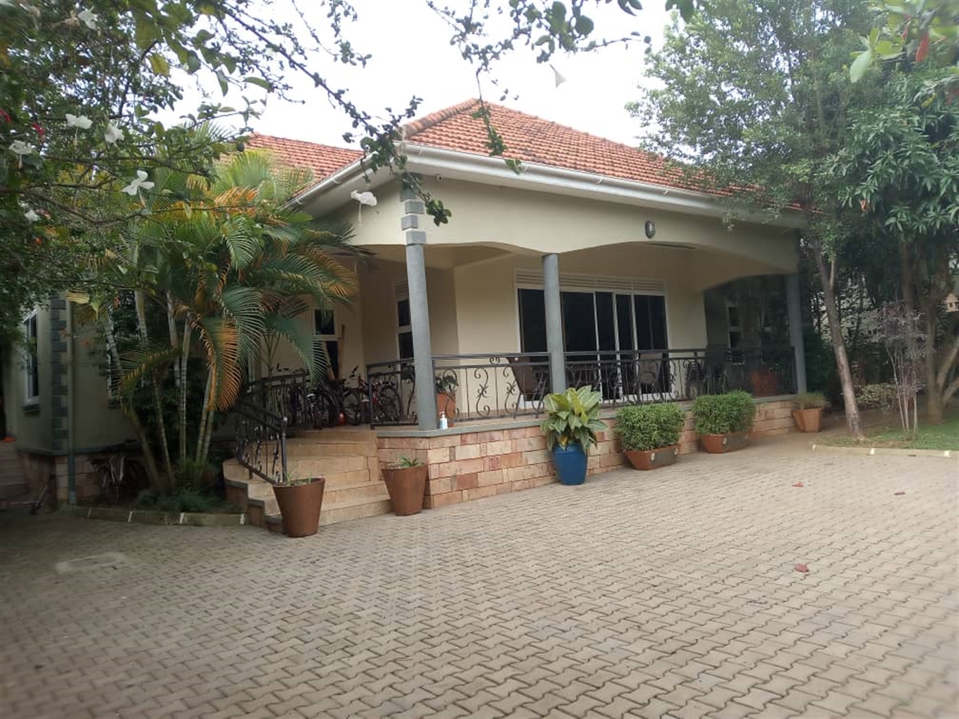 Bungalow for sale in Kiwaatule Kampala