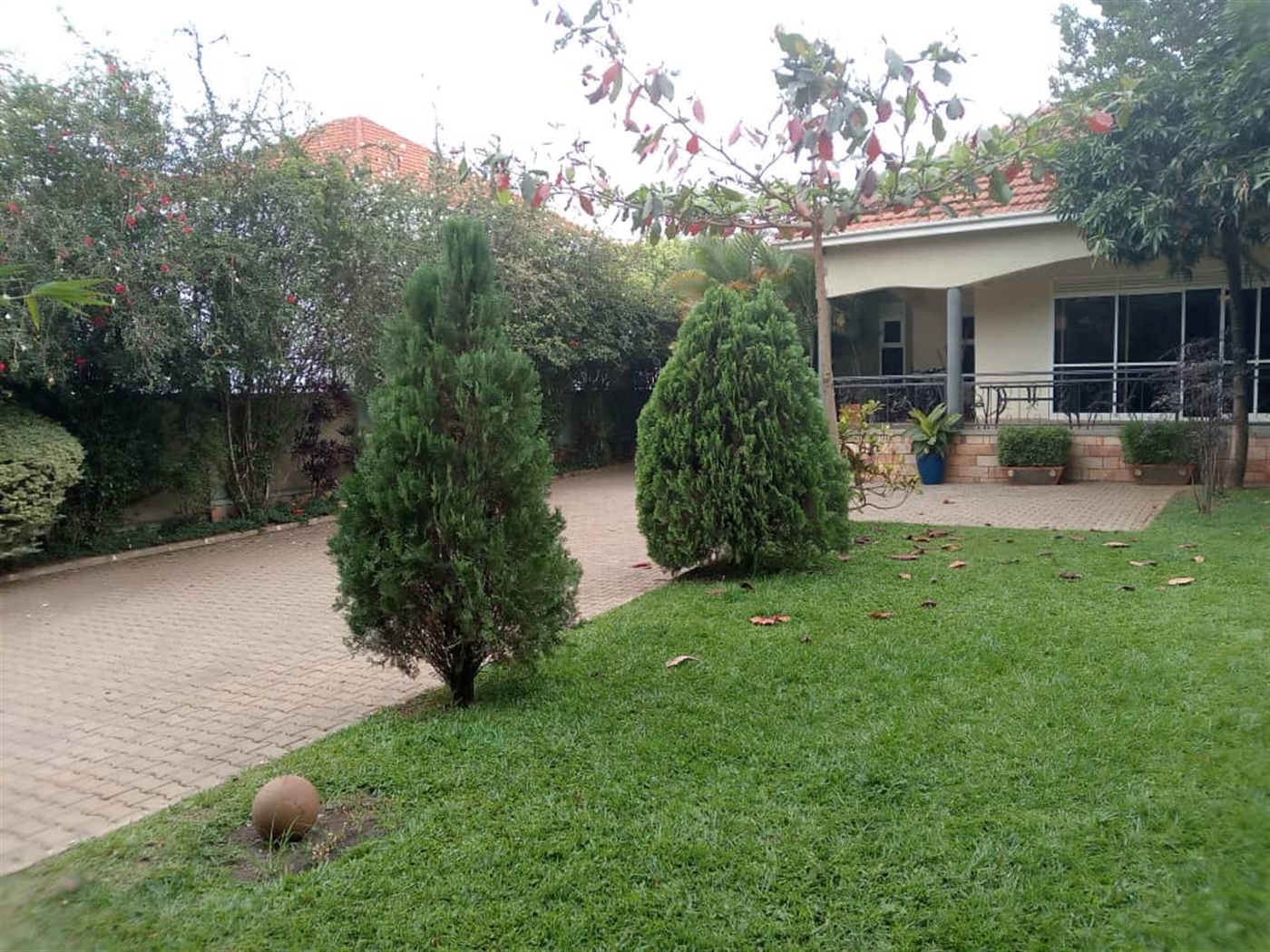 Bungalow for sale in Kiwaatule Kampala