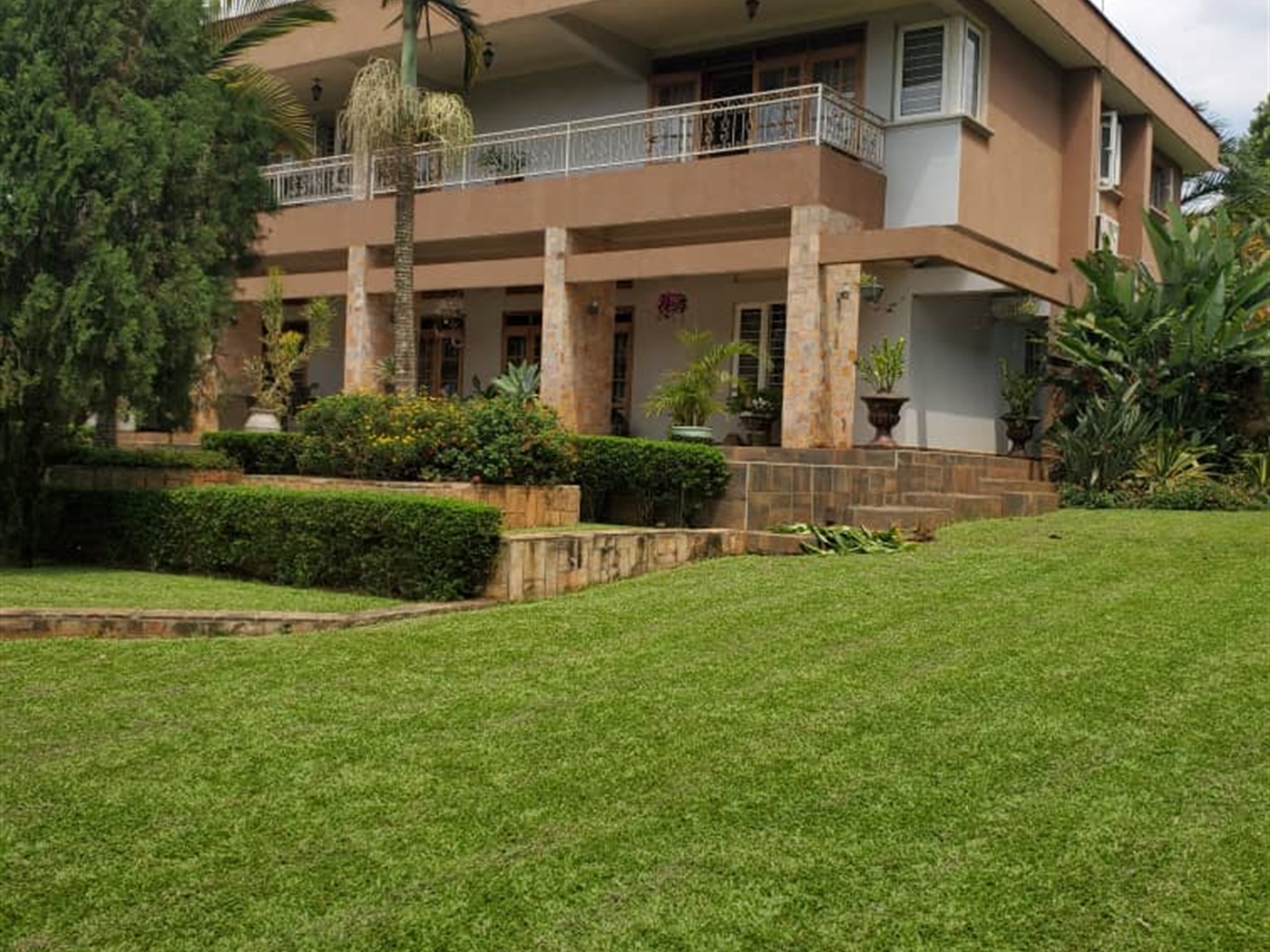 Mansion for sale in Bbunga Kampala