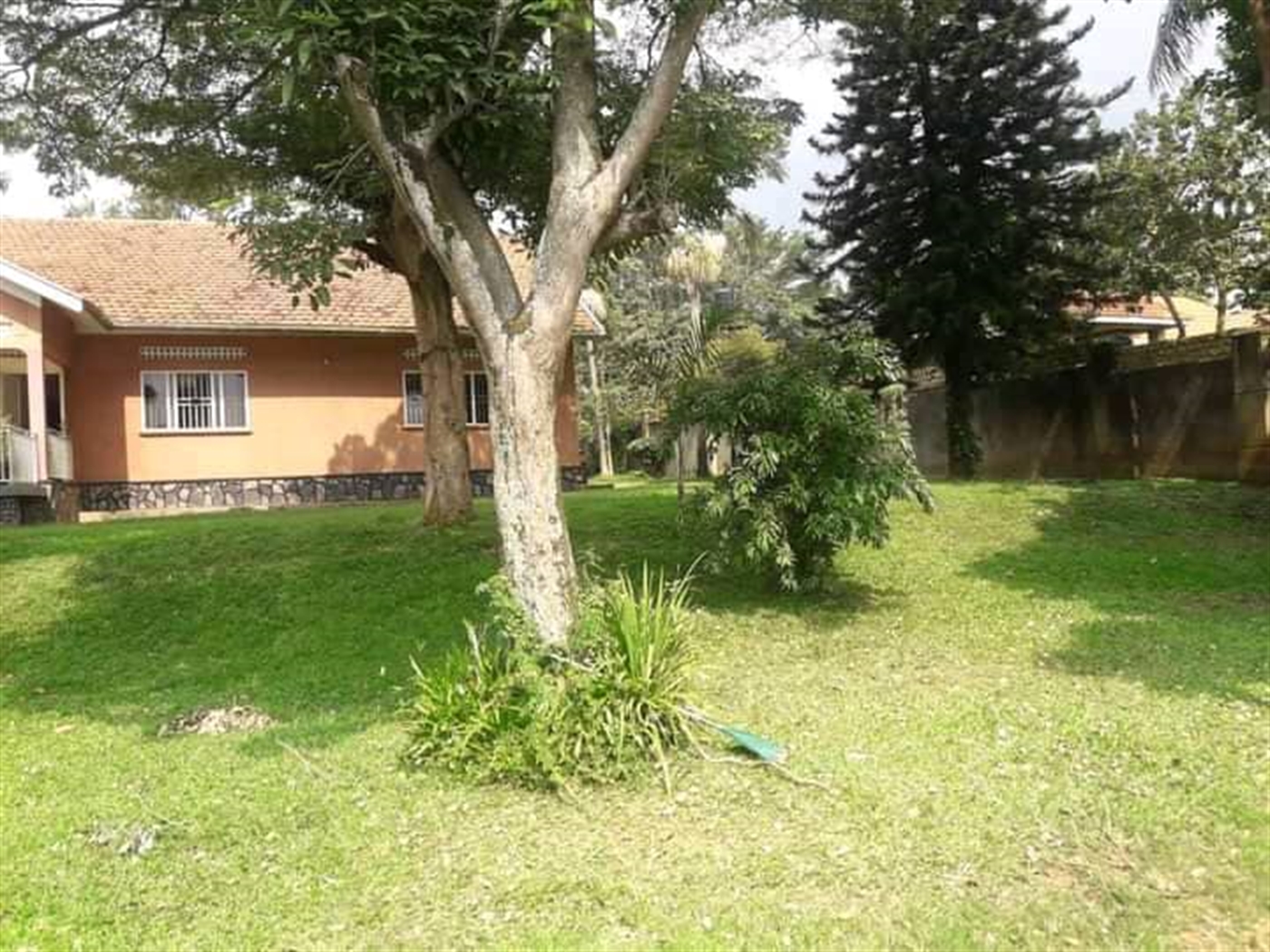 Bungalow for sale in Luzira Kampala