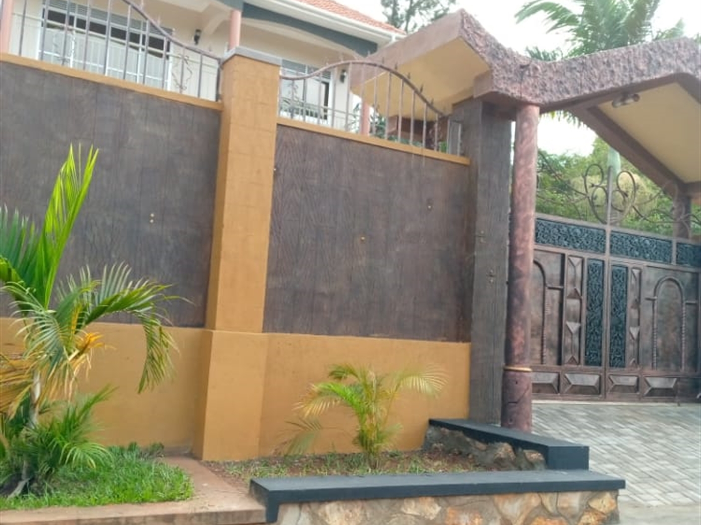 Storeyed house for sale in Akright Wakiso