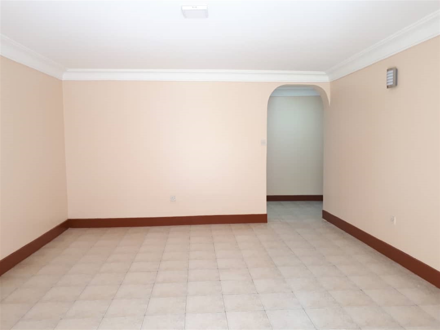 Town House for rent in Kitante Kampala