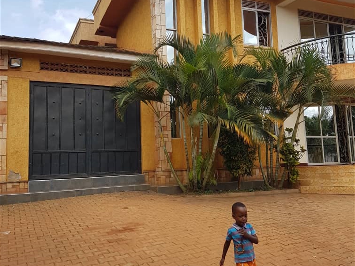 Storeyed house for sale in Seguku Wakiso