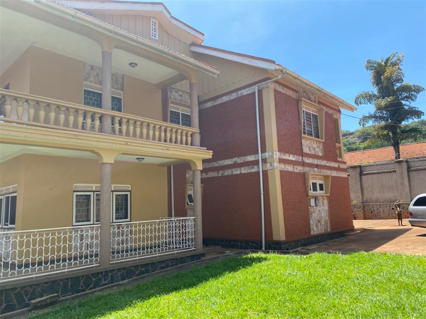 Storeyed house for sale in Makindye Kampala