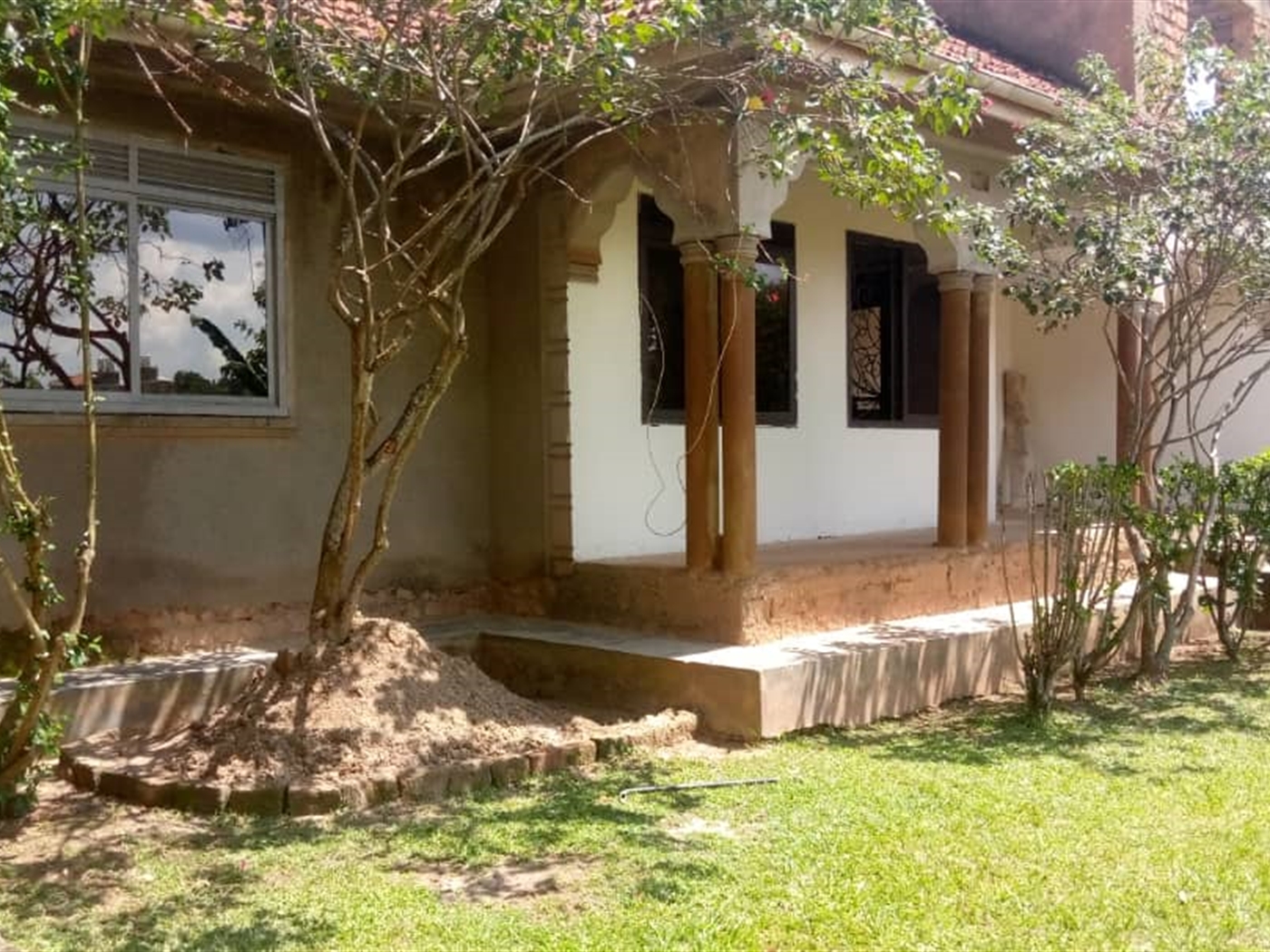 Shell House for sale in Kiwaatule Kampala