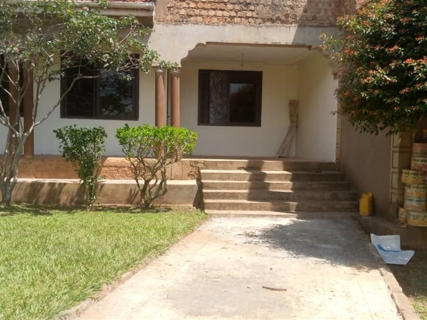 Shell House for sale in Kiwaatule Kampala