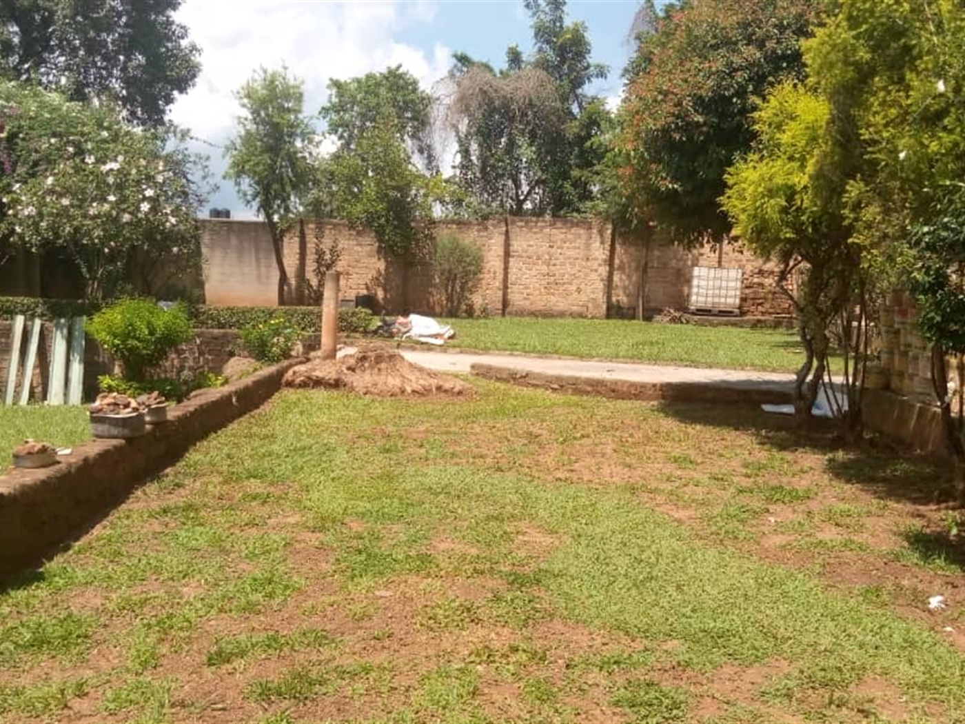 Shell House for sale in Kiwaatule Kampala