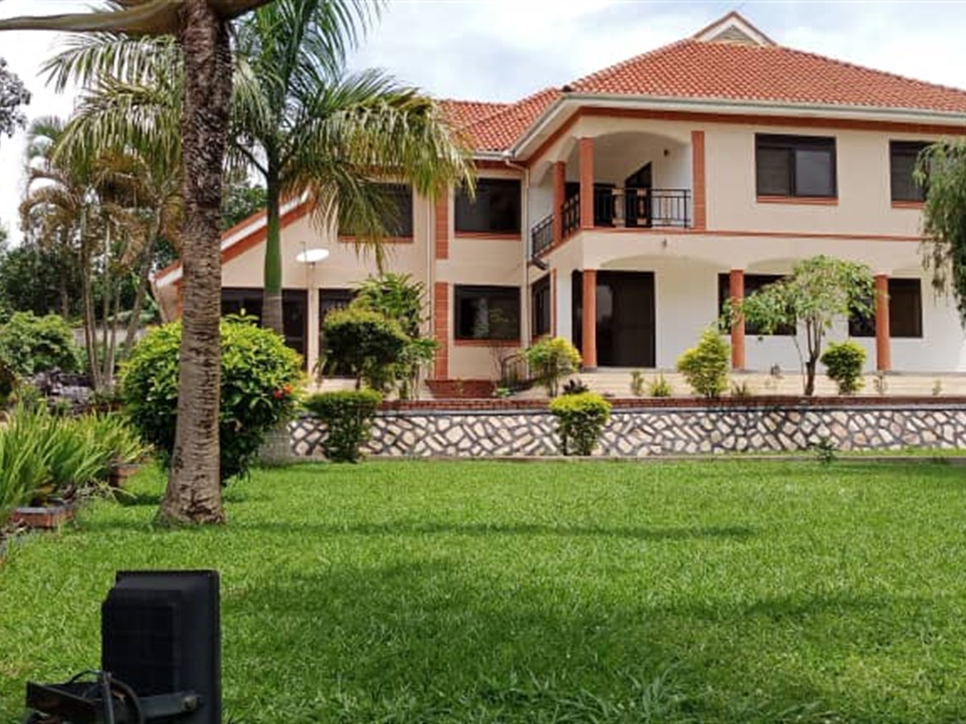 Storeyed house for rent in Naguru Kampala