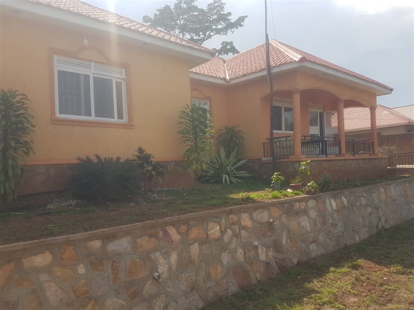 Bungalow for sale in Mutungo Kampala