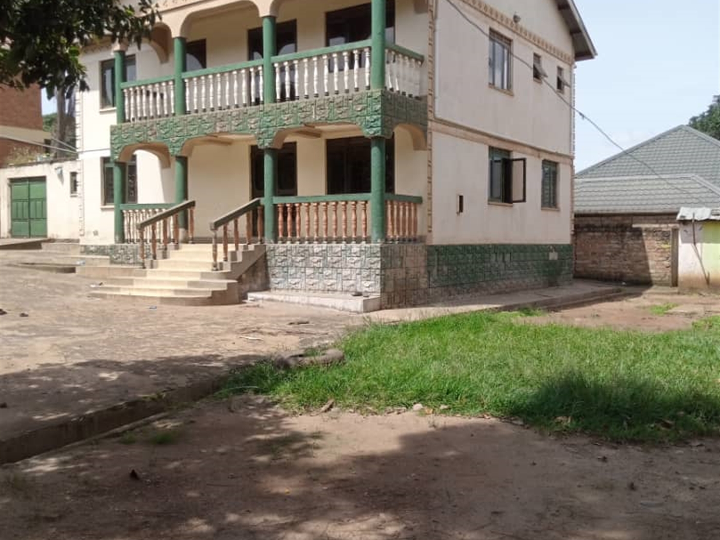 Storeyed house for sale in Seguku Wakiso