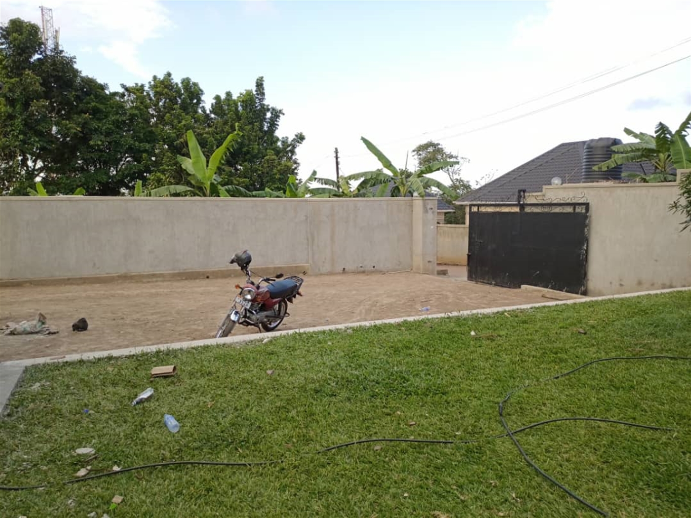 Bungalow for sale in Mutundwe Kampala