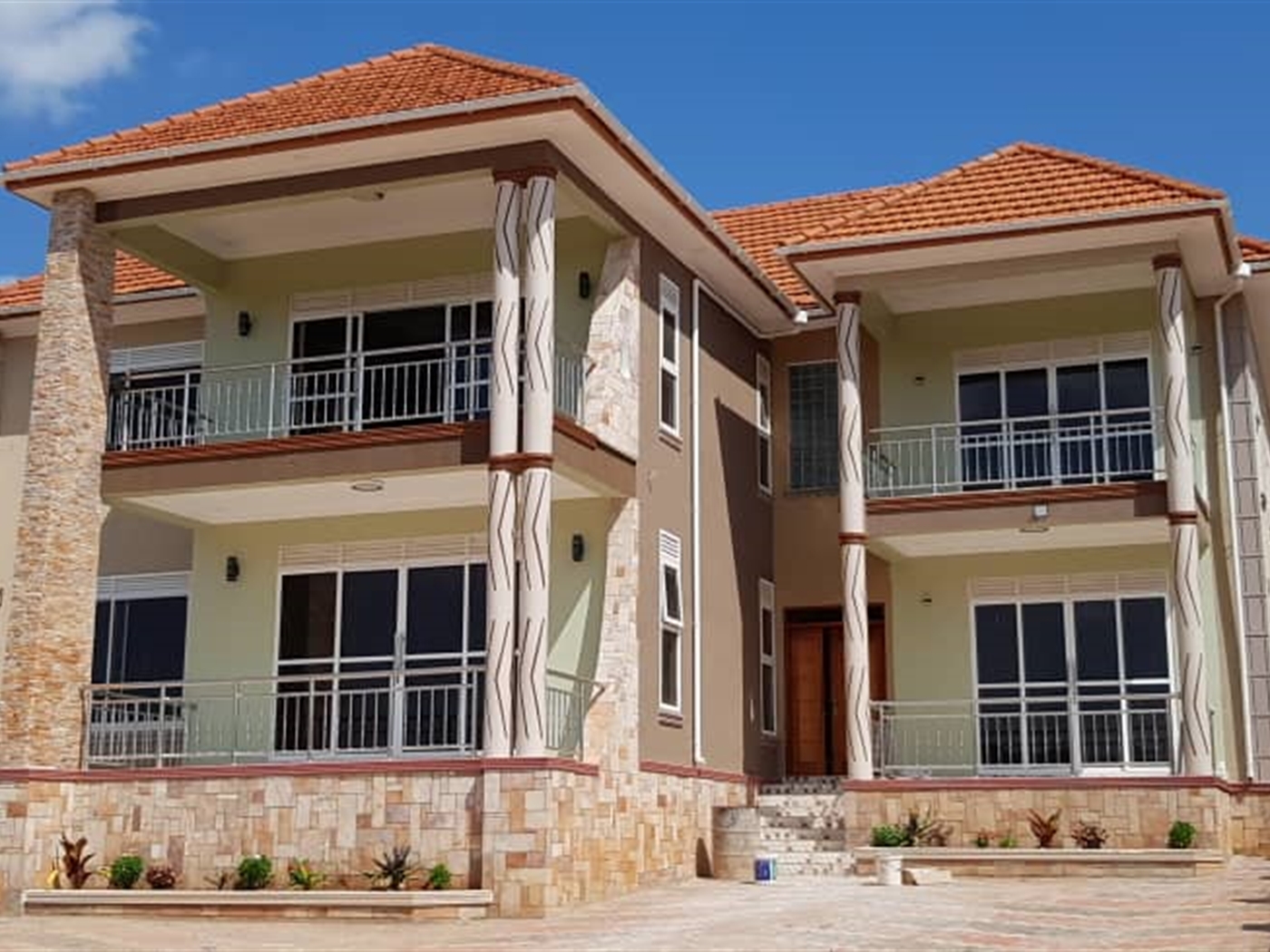 Mansion for sale in Bwebajja Wakiso