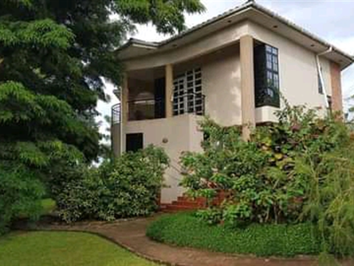 Mansion for sale in Mutungo Kampala