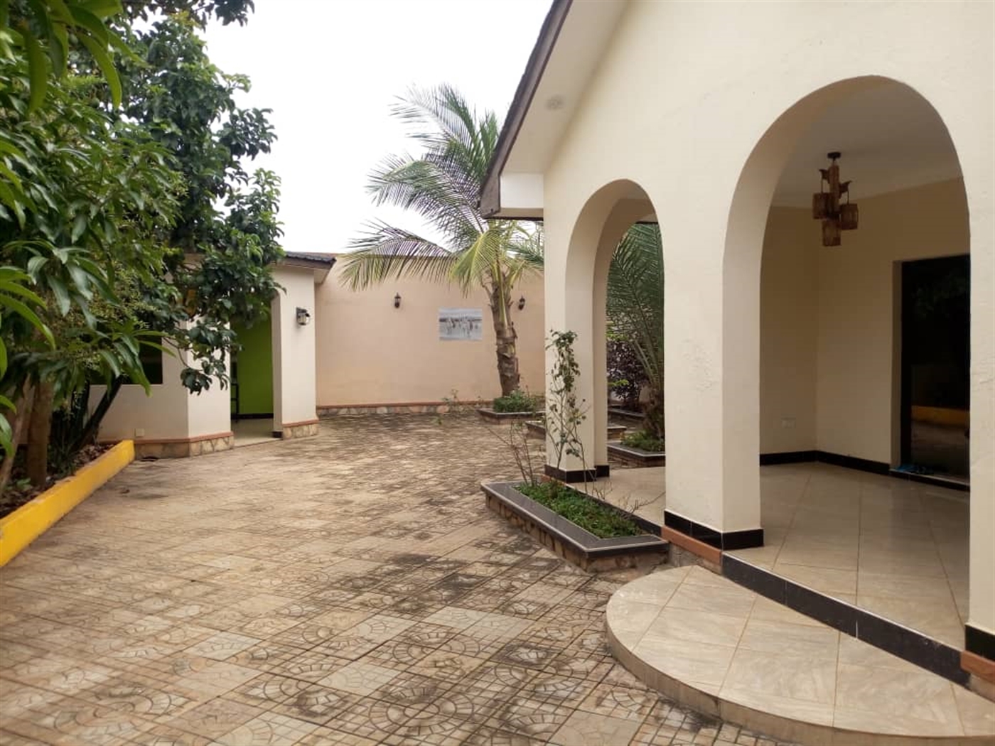 Mansion for sale in Kansanga Kampala