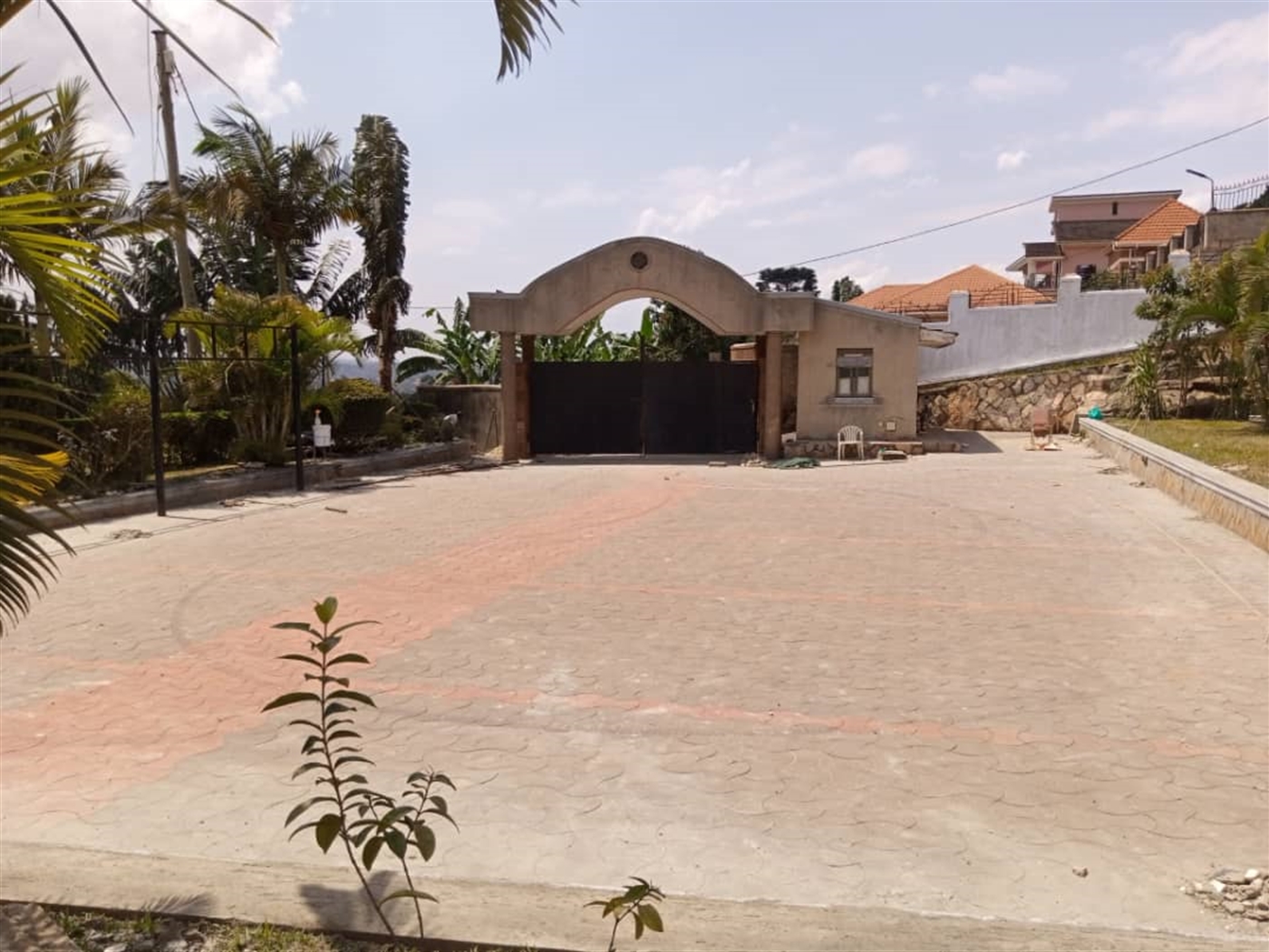 Maisonette for sale in Mutundwe Wakiso