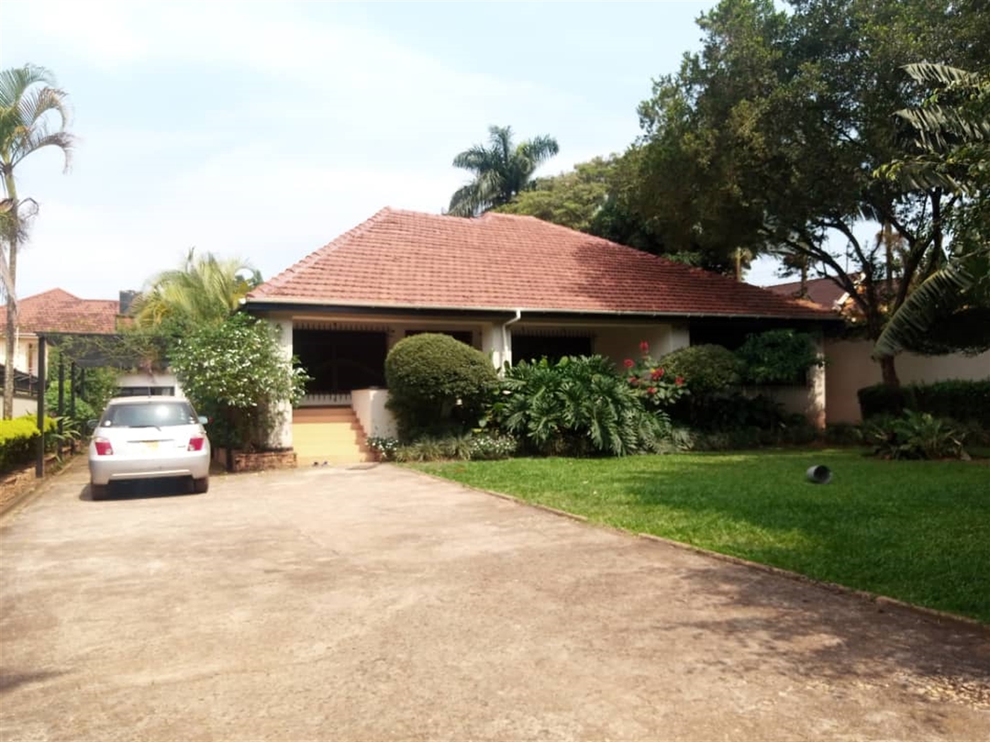 Bungalow for sale in Naguru Kampala