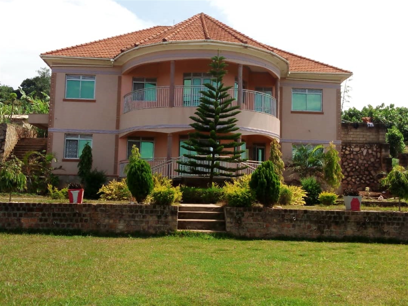 Storeyed house for sale in Kajjansi Wakiso