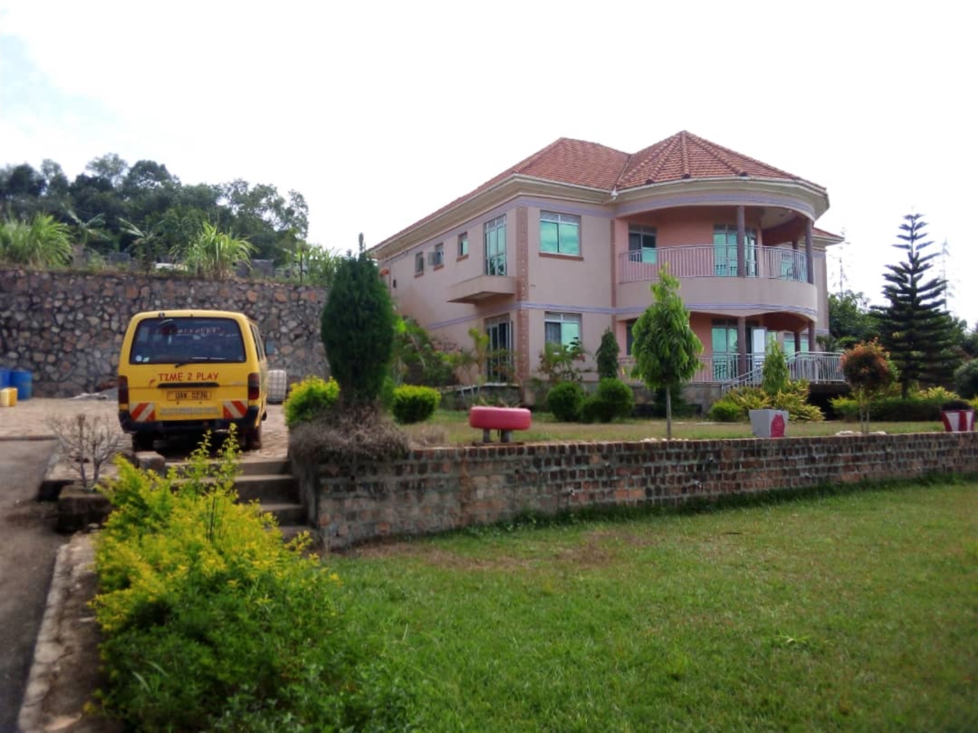 Storeyed house for sale in Kajjansi Wakiso